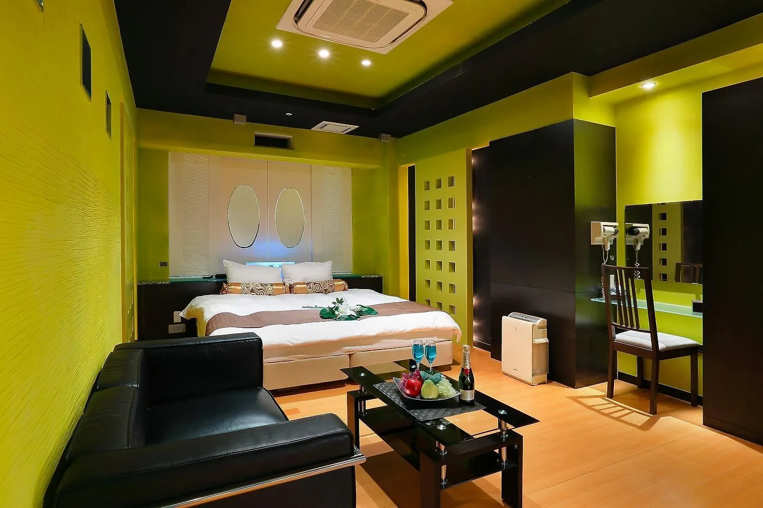 Hotel Axis -アクシス- (Adults Only) Osaka Love hotel