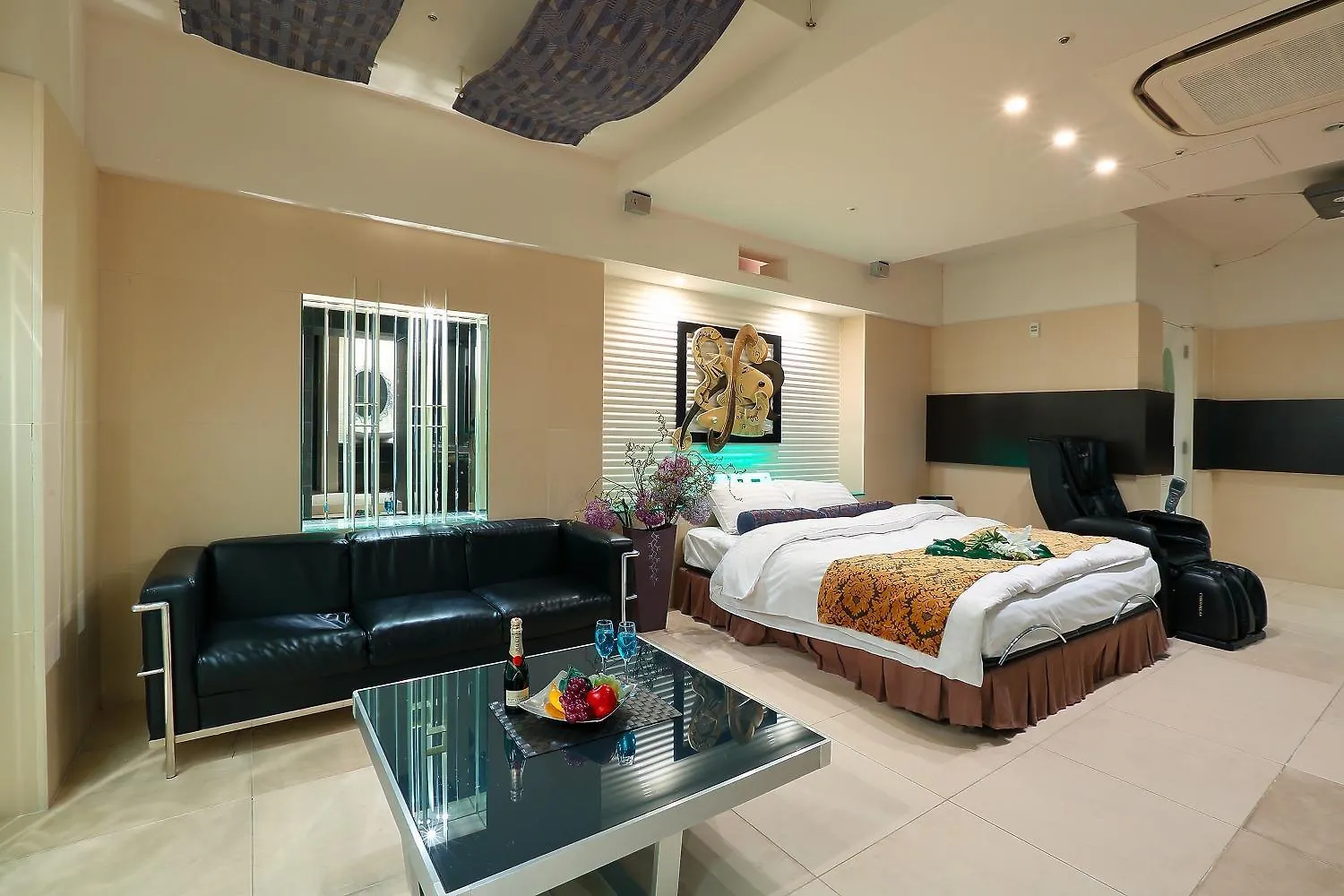 Hotel Axis -アクシス- (Adults Only) Ósaka Hodinový hotel