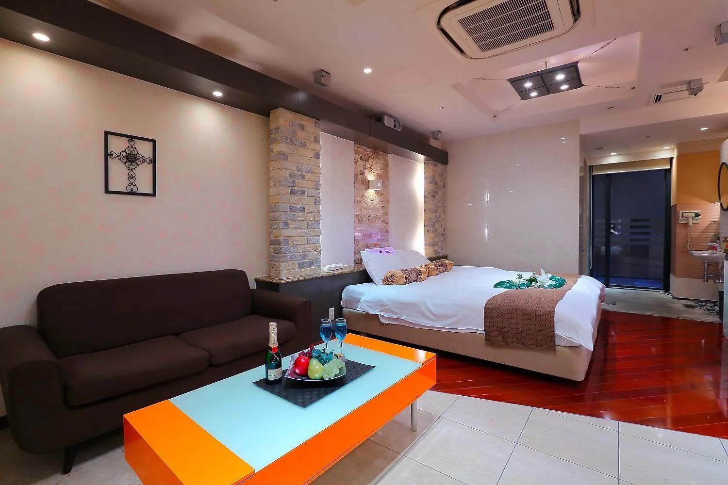Hotel Axis -アクシス- (Adults Only) Ósaka 0*,  Japonsko